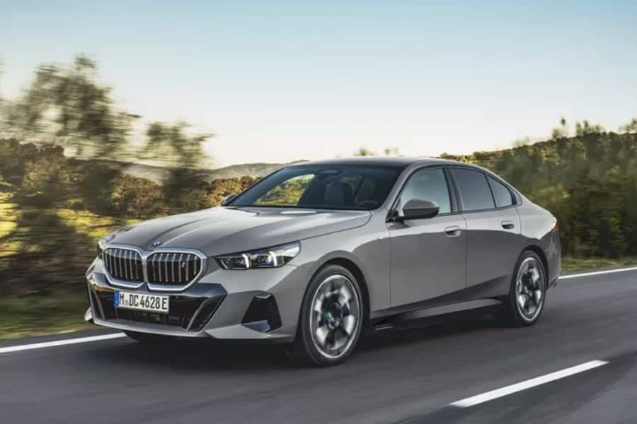 Read more about the article BMW i5 Meluncur di Indonesia, Raja Sedan Listrik Premium?