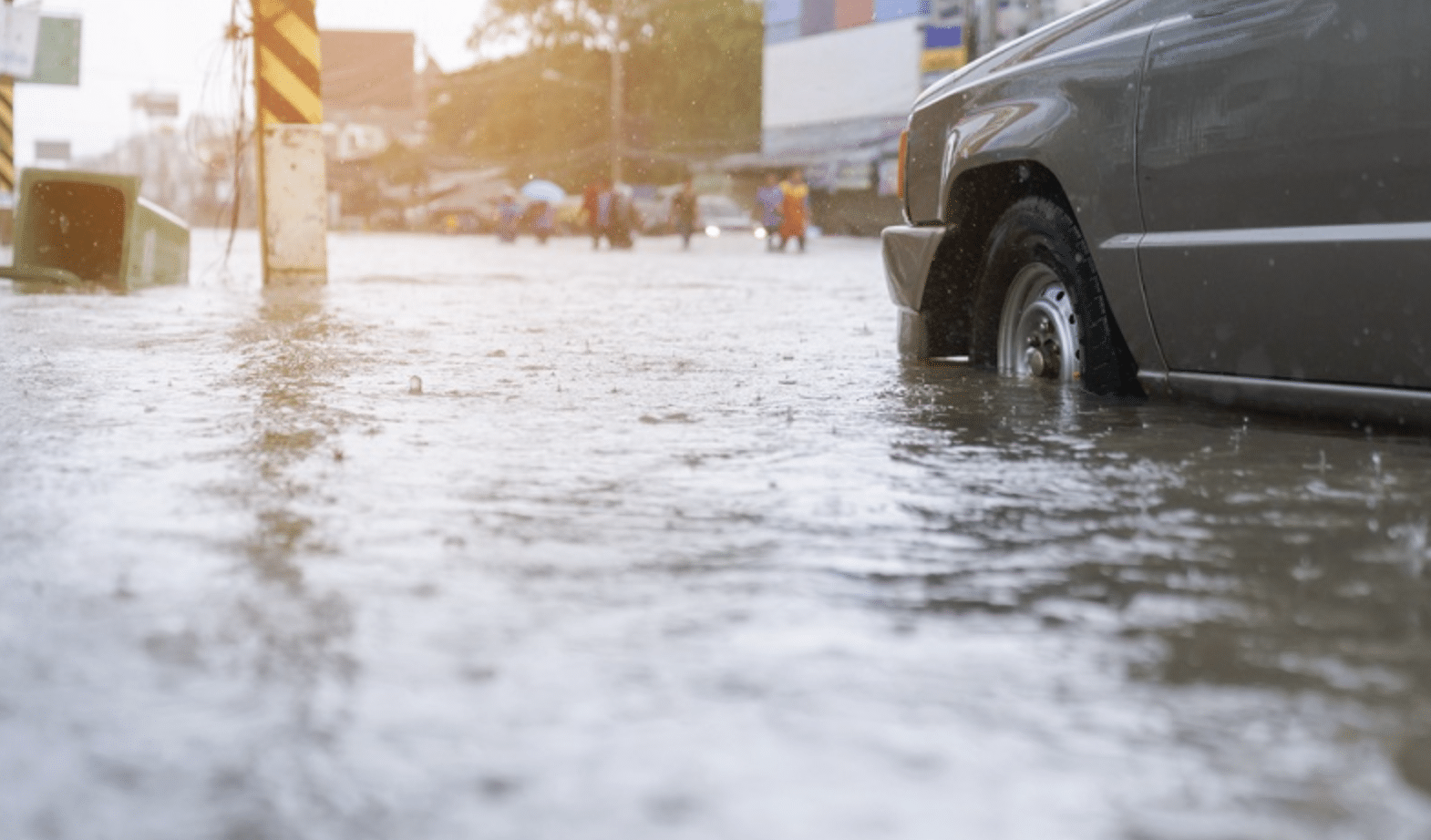 Read more about the article Tanda-Tanda Mobil Pernah Terendam Banjir dan Cara Mengidentifikasinya