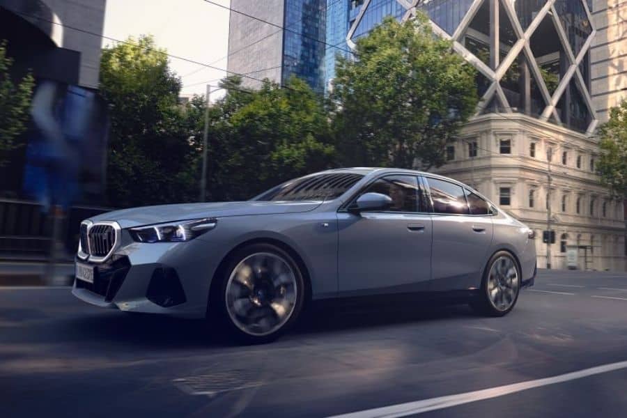 Read more about the article Review BMW 520i M Sport Sedan Bisnis Terlaris di GIIAS 2024