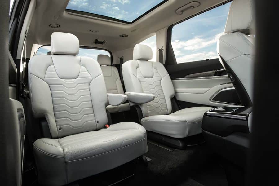 Read more about the article 10 Rekomendasi Mobil Captain Seat untuk Kenyamanan Ekstra