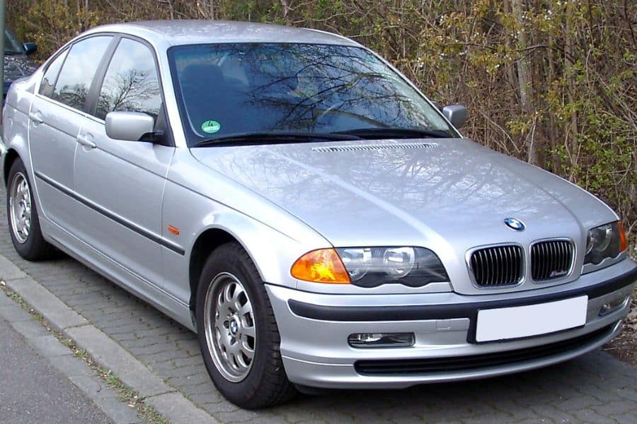 mobil bmw lama