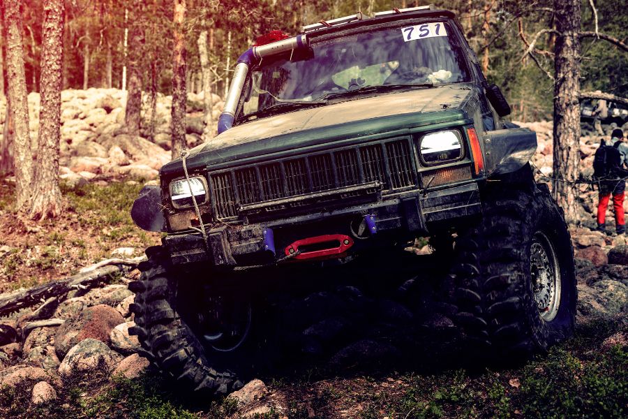 Read more about the article 6 Mobil Jeep Bekas Harga 50 Jutaan Paling Direkomendasikan