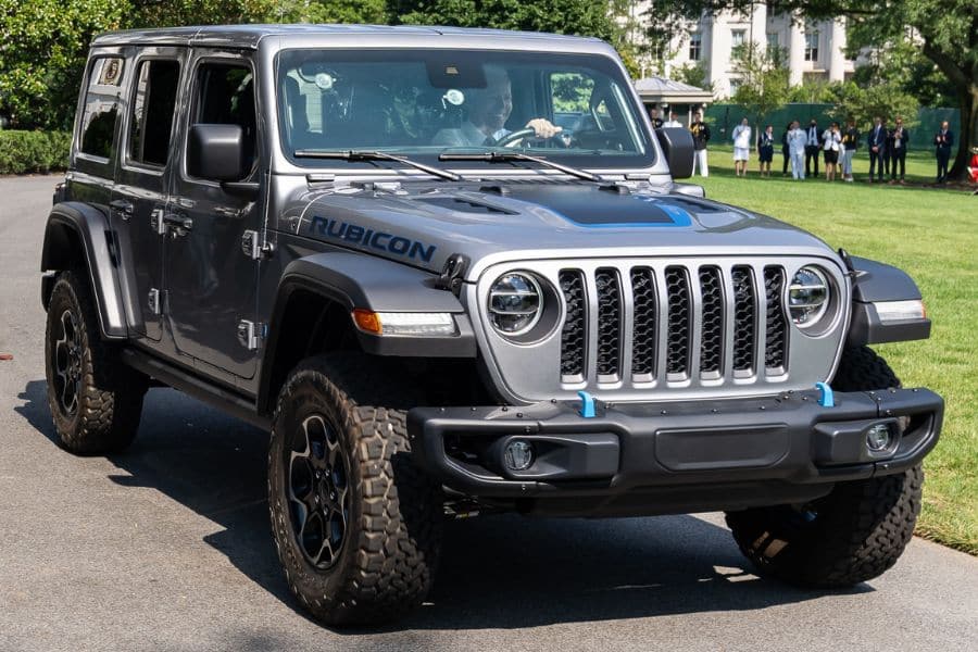 Read more about the article Jeep Wrangler Rubicon: Kelebihan, Harga, dan Tips Belinya