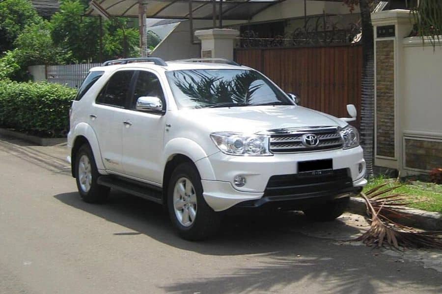 mobil fortuner bekas