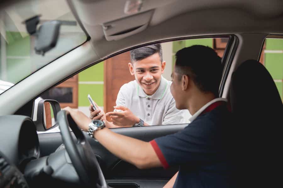 Read more about the article 5 Rekomendasi Mobil Harga 100 Jutaan untuk Taksi Online