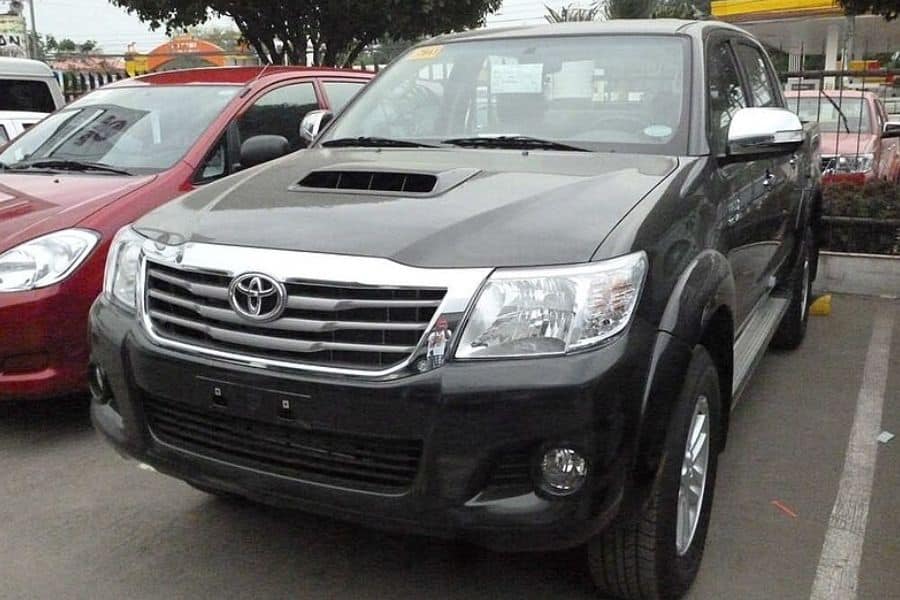 mobil hilux bekas