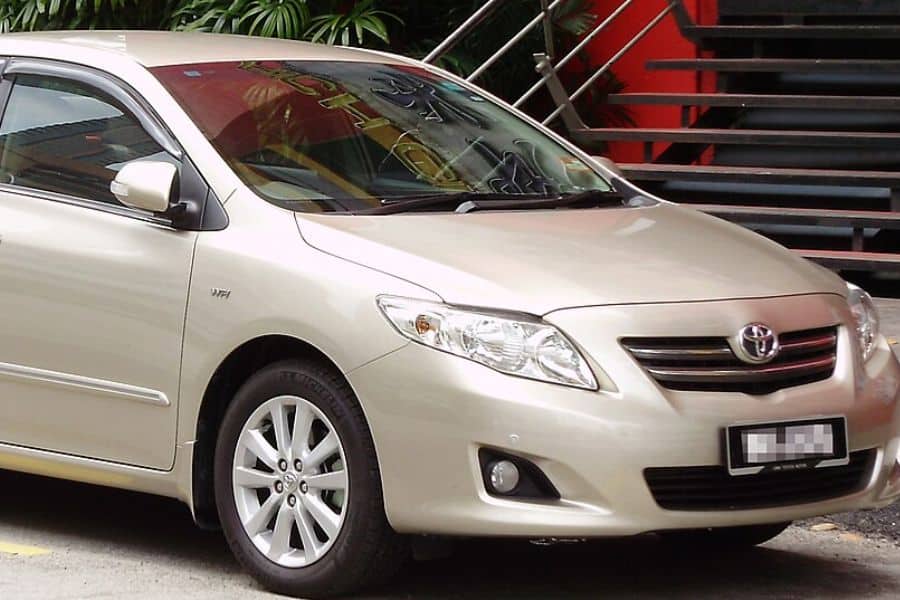 Read more about the article Review Mobil Sedan Corolla Altis: Kelebihan hingga Harganya