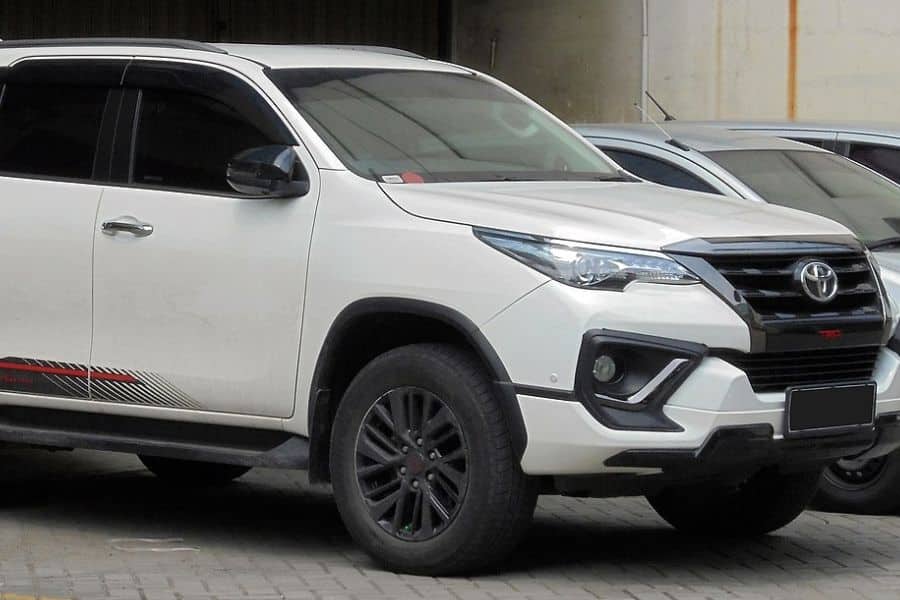 mobil toyota yang ada sunroof