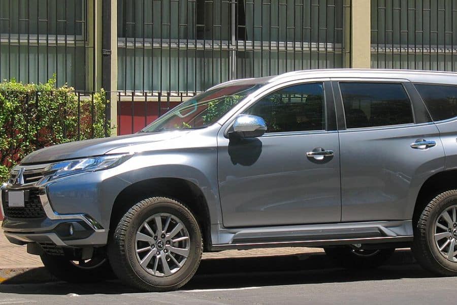 Read more about the article Mobil Pajero Bekas: Kelebihan, Kekurangan, dan Harganya