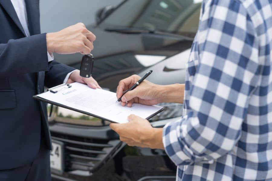Read more about the article 5 Cara Menghindari Penipuan Jual Beli Mobil, Wajib Tahu!