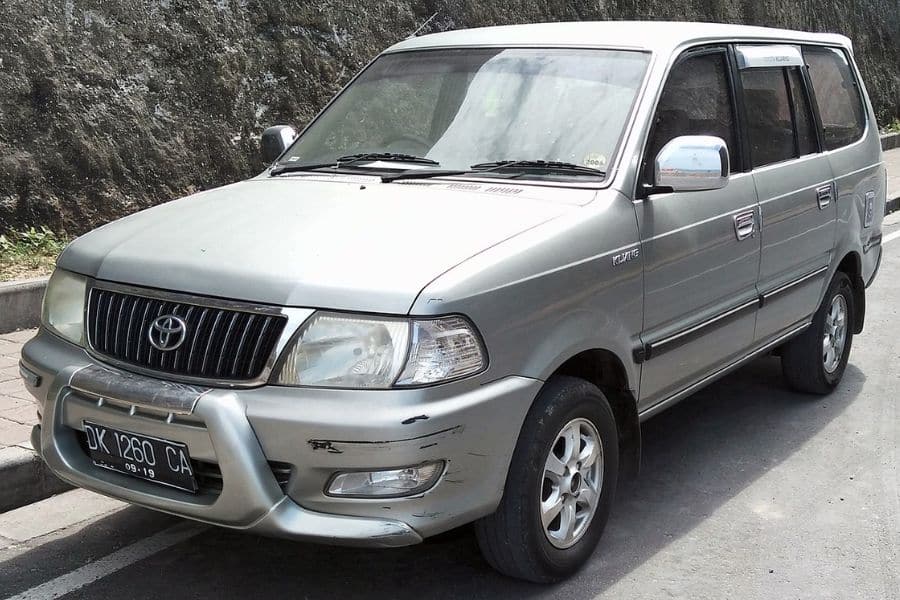 Read more about the article Mobil Kijang Kapsul: Kelebihan, Varian, dan Kekurangannya