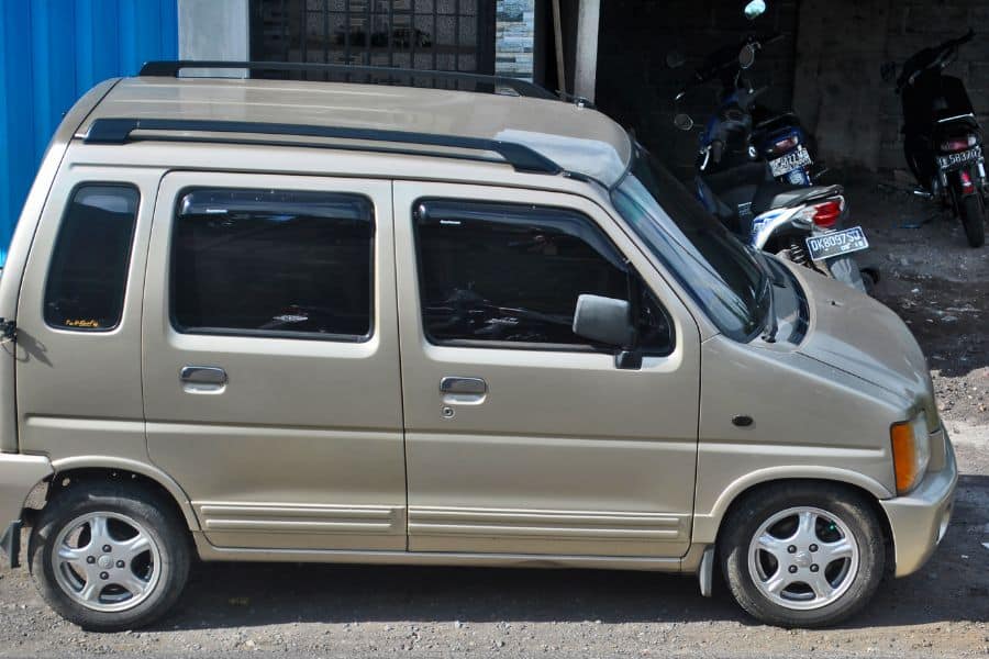 Read more about the article 11 Plus Minus Suzuki Karimun Kotak yang Iritnya Favorit
