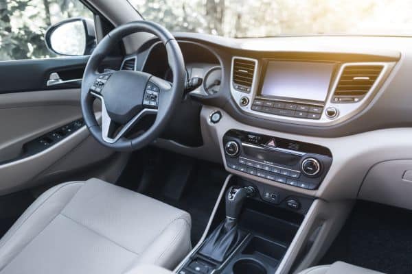 Read more about the article Kenali 12 Bagian dalam Mobil dan Tips Perawatan Terbaiknya!