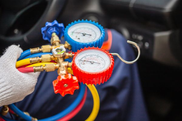 Read more about the article 8 Bengkel Service AC Mobil Jakarta Barat, Layanan Lengkap 