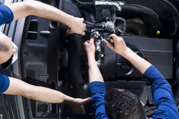 Read more about the article 10+ Bengkel Mobil Jakarta Barat, Harga Murah Service Mantap!