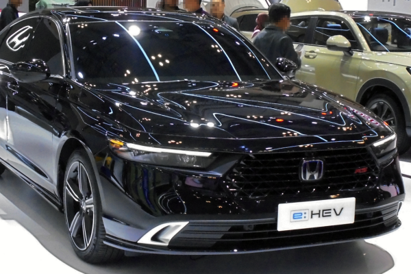 sedan paling irit